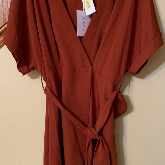 NWT WayF wrap tie front dress with cuffed dolman sleeves - Picture 2 of 8
